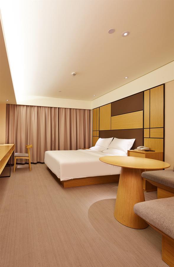 Ji Hotel Shanghai Xujiahui Tianyaoqiao Road Екстер'єр фото