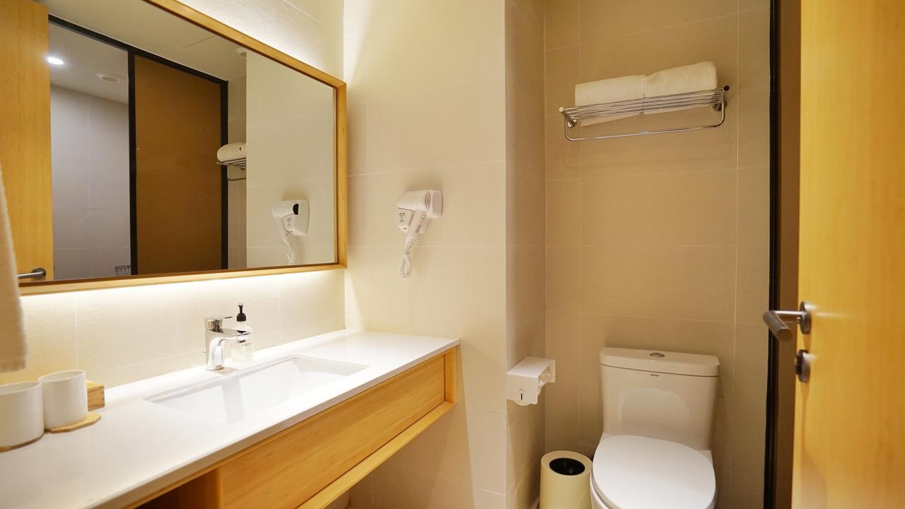 Ji Hotel Shanghai Xujiahui Tianyaoqiao Road Екстер'єр фото